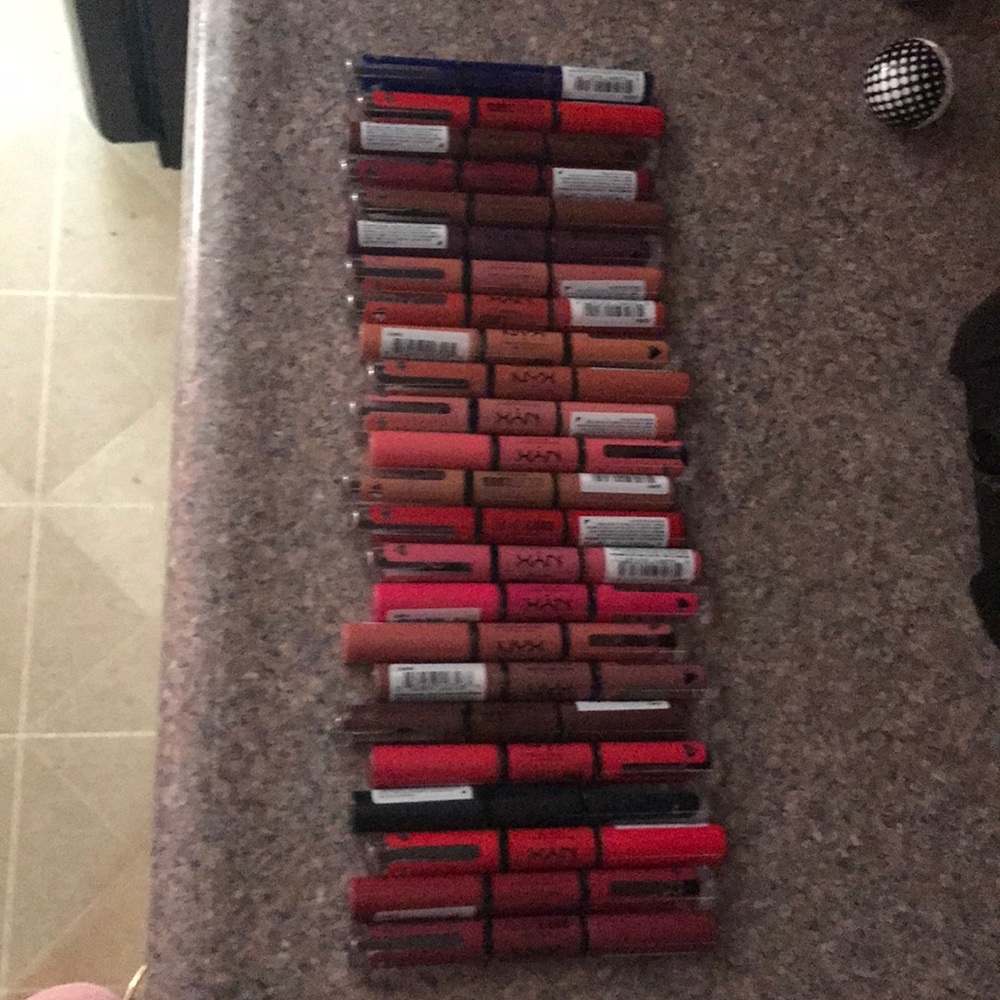 NYX shine loud lip gloss  -NÉW vegan formula